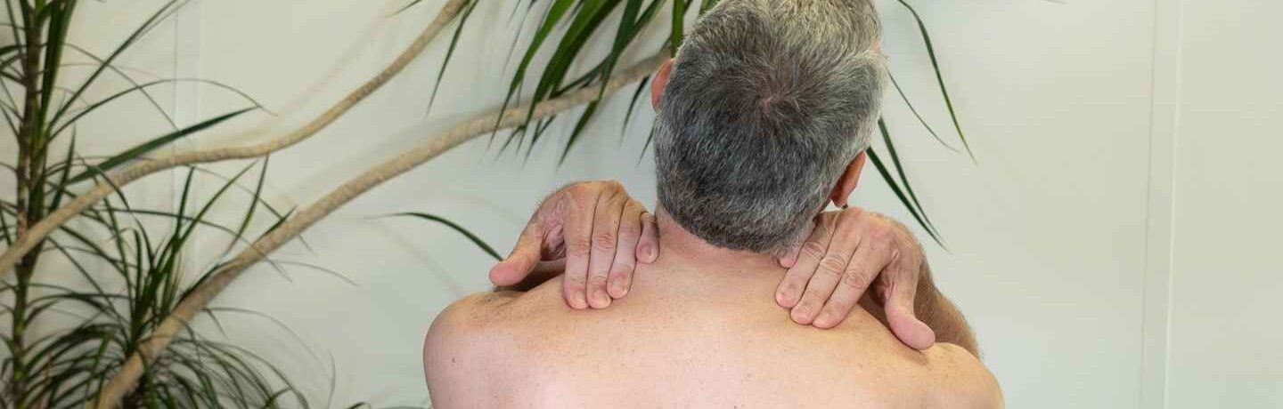 Comment un ostéopathe en entreprise peut réduire les arrêts de travail et améliorer le bien-être des salariés